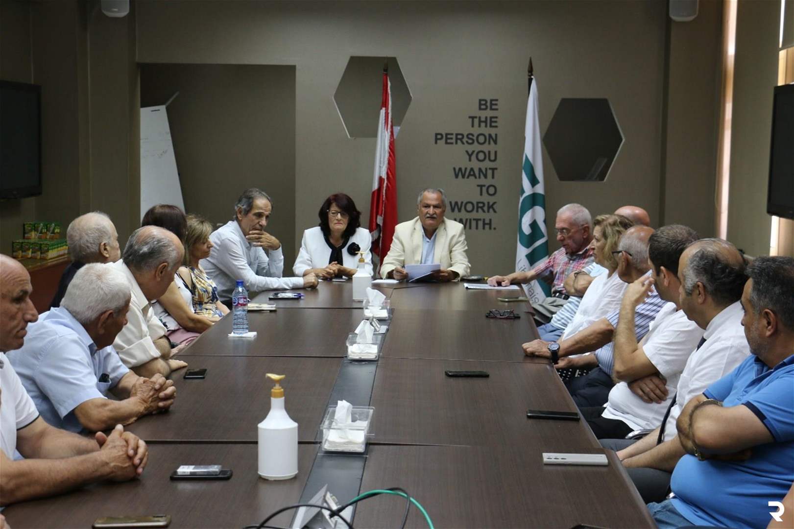 تسليم وتسلّم بين الهيئتين الإداريتين القديمة والجديدة لرابطة القدامى