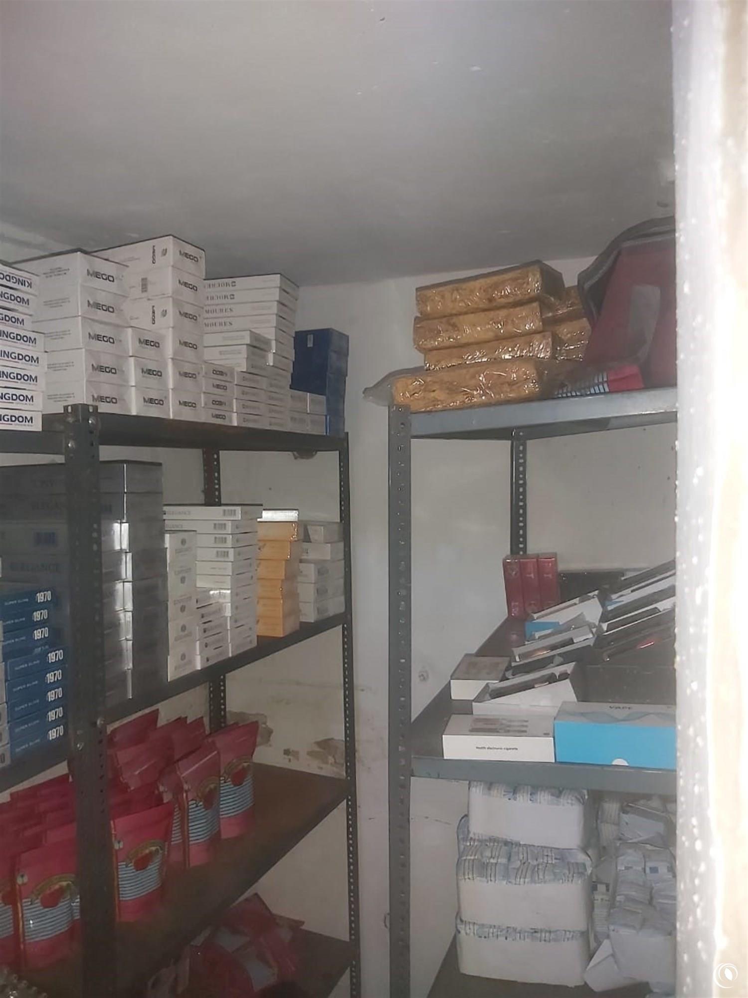 "الريجي" ضبطت منتجات تبغية مهرّبة ومزوّرة.