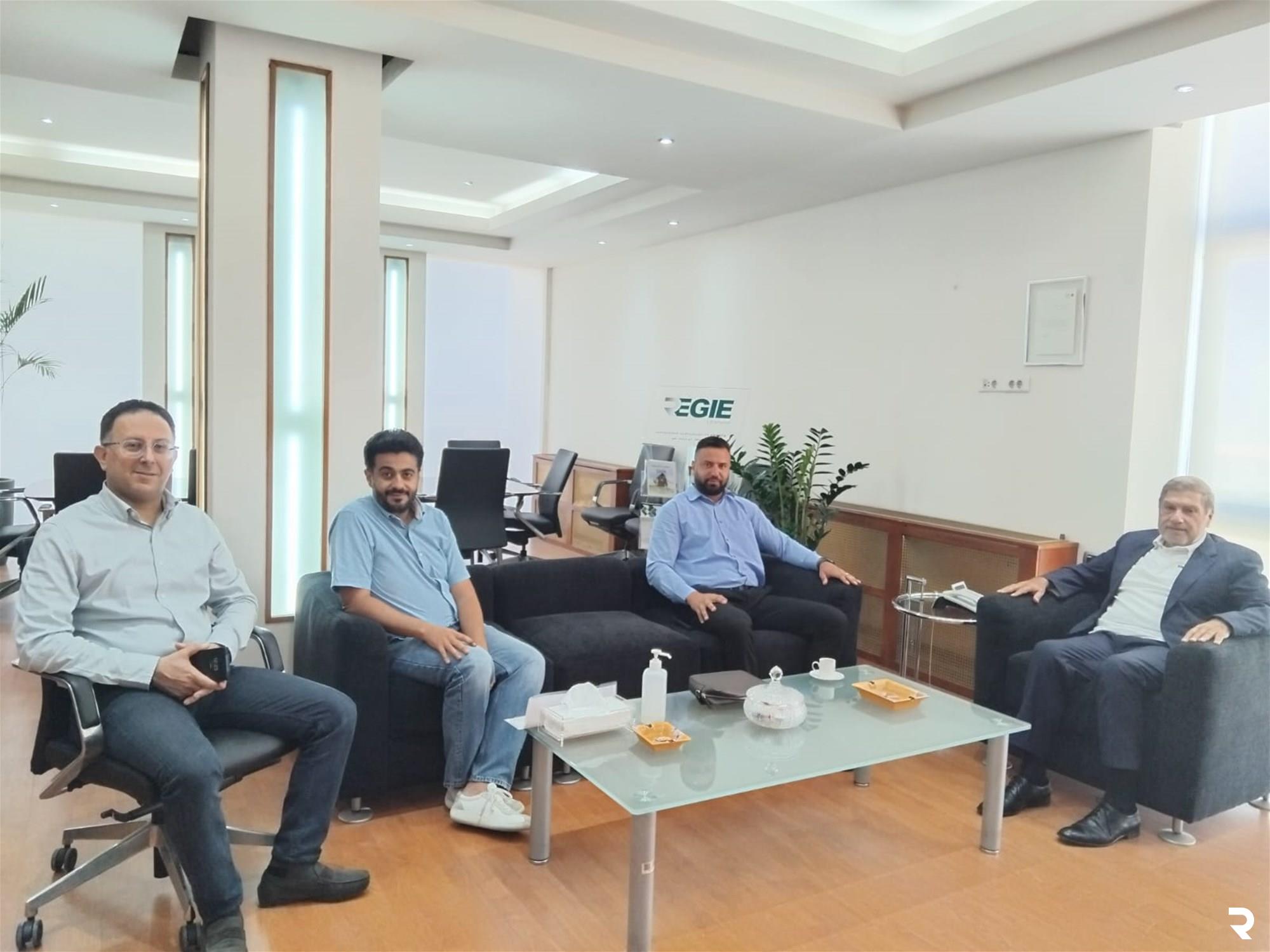 سقلاوي اطّلع من قنديل على إنجازات التضامن صور  وعلى "النقلة النوعية والمؤسسية في طريقة إدارة" النادي