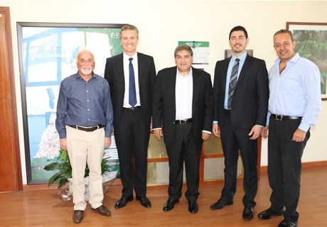 Souza Cruze officials visit Regie